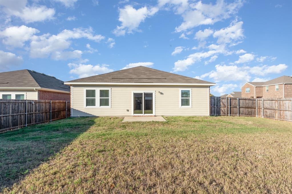 CRESTRIDGE MEADOWS PHASE ONE (CLA) - Residential Lease