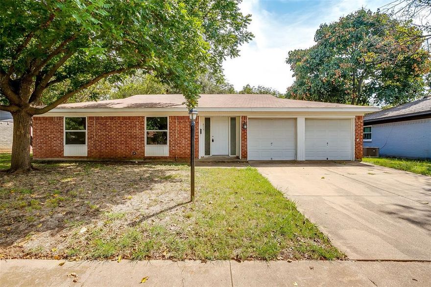 Cute 4 bedroom 2 bath home in the heart of Crowley. This move in ready home have updates throughout, nice size living room, with eat in kitchen and open concept great for entertaining.  Enjoy your large backyard with covered patio and a nice cut de sac . Walking distance to Crowley high school and Main Street.  Easy access to #5 and the toll road. Buyer to verify all information