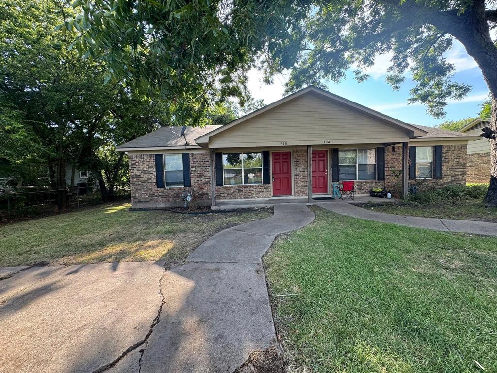 Photo 1 of 20 — 304 Mcbride Street, Lone Oak, TX 75453