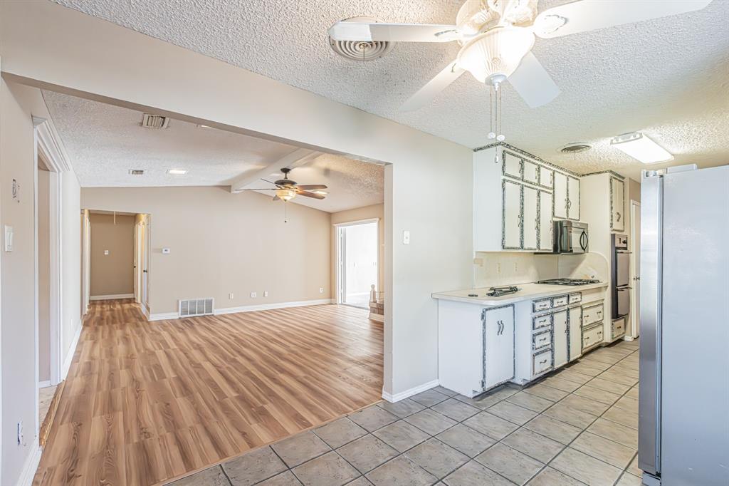 1322 E Spring Valley Road