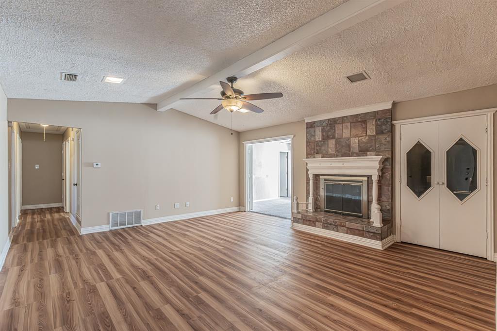 1322 E Spring Valley Road