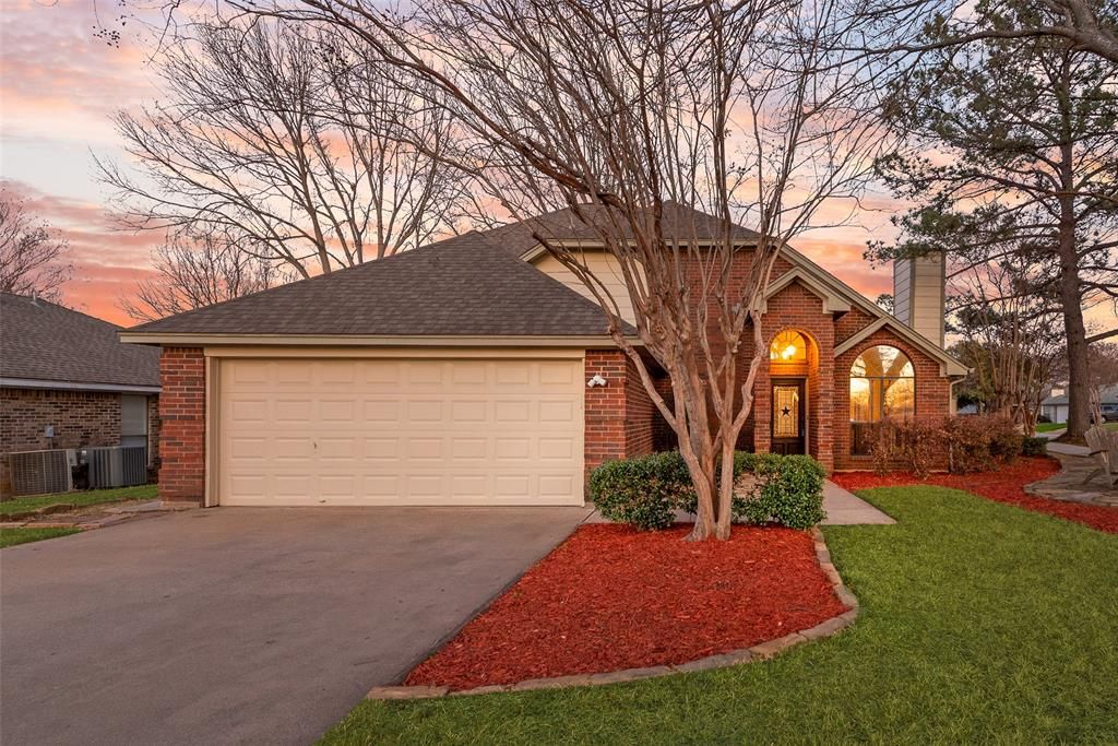 Photo of 471 Caviness Drive, Grapevine, TX 76051 (MLS # 21192362)
