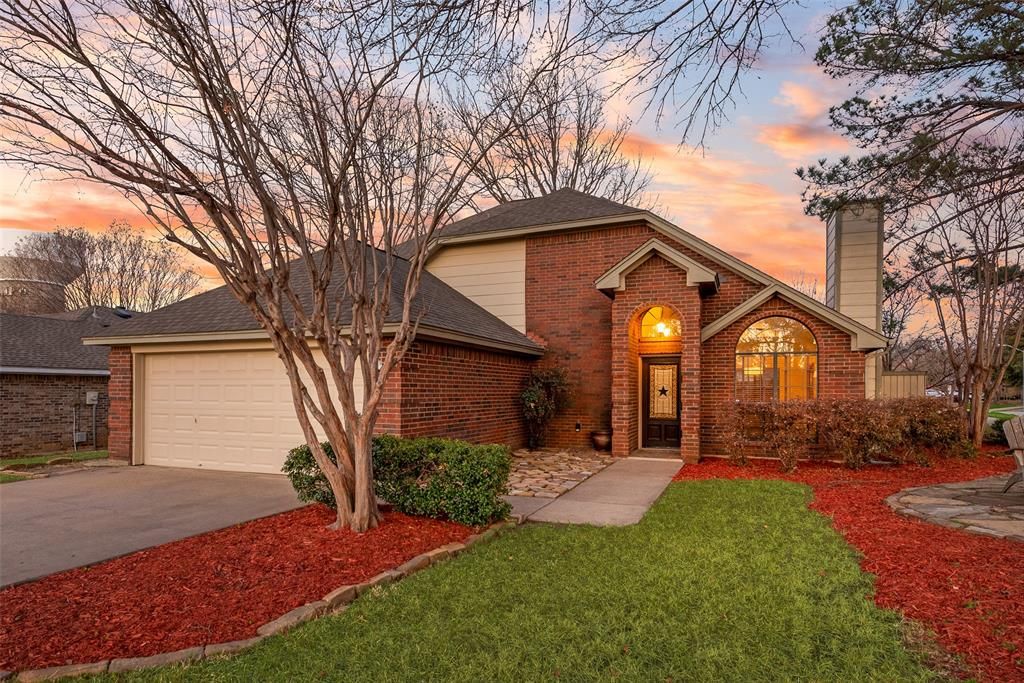 Photo of 471 Caviness Drive, Grapevine, TX 76051 (MLS # 21192362)