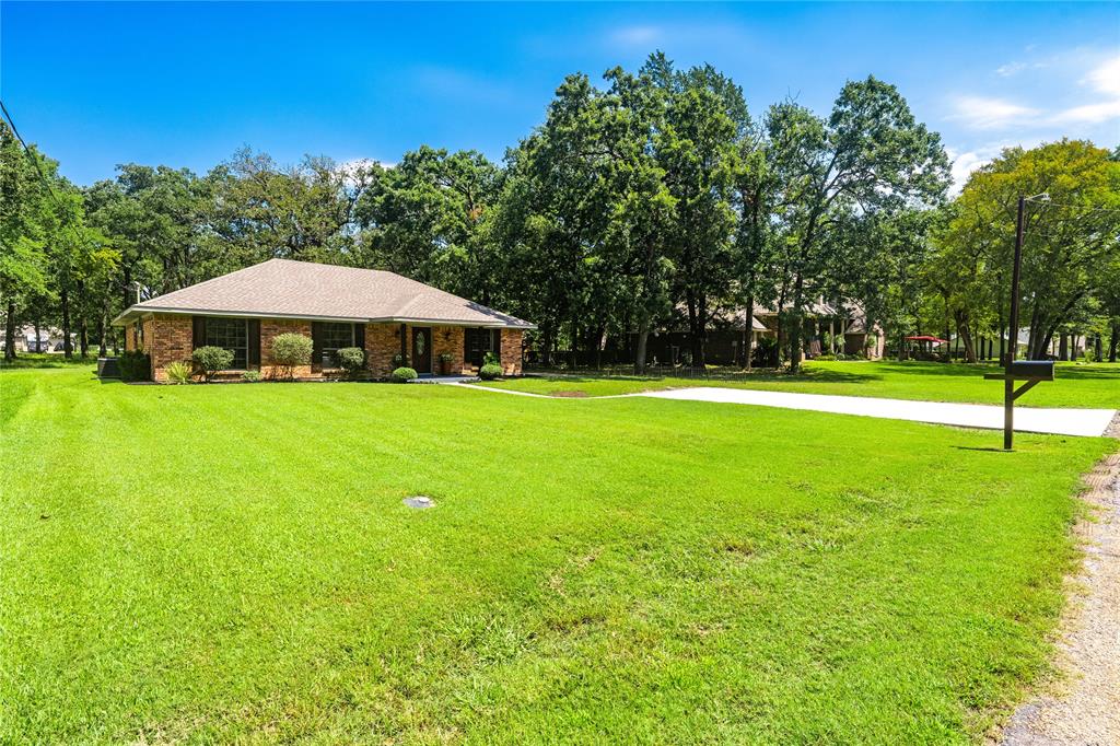 205 CEDARWOOD Drive