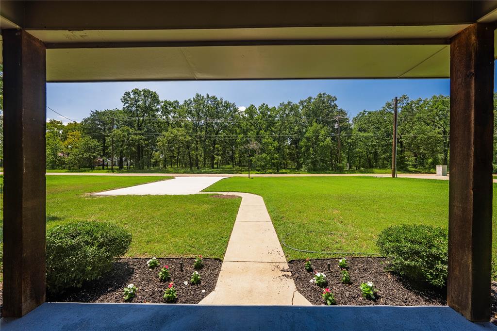 205 CEDARWOOD Drive