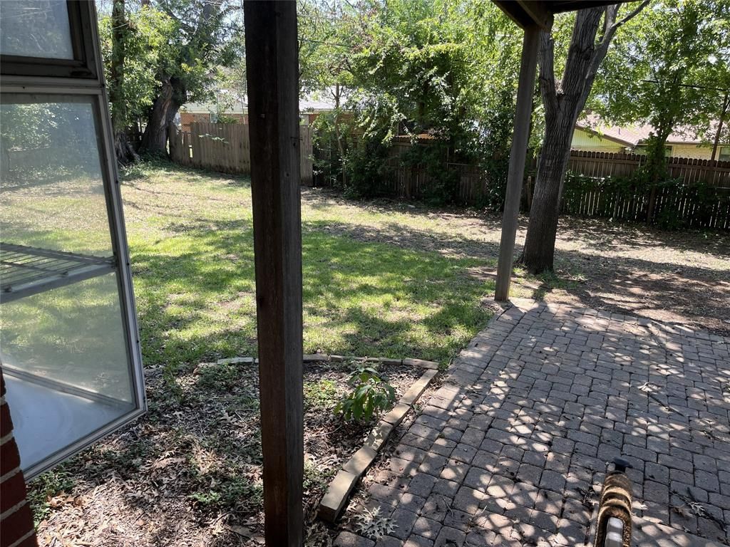 Photo of 3401 Leith Avenue, Fort Worth, TX 76133 (MLS # 21268599)