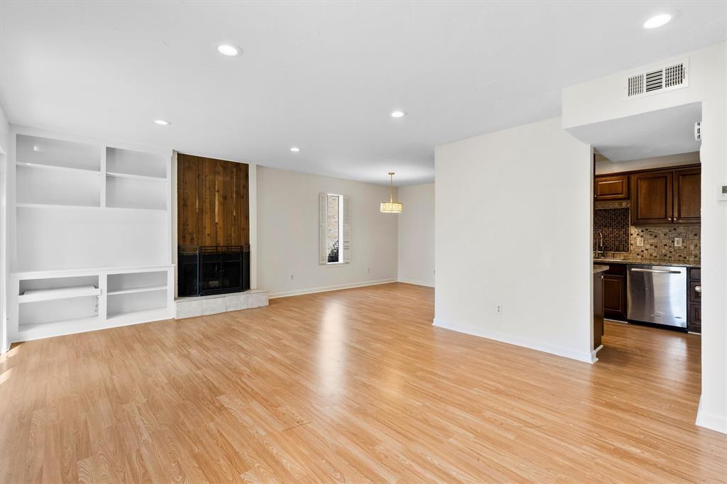 2632 Custer Parkway C