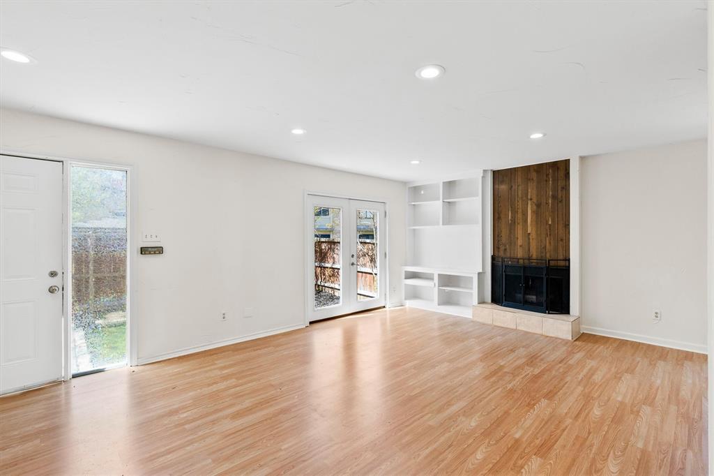 2632 Custer Parkway C