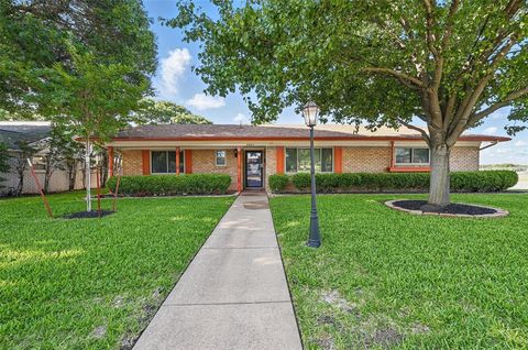 3841 Wilkie Way Fort Worth TX 76133