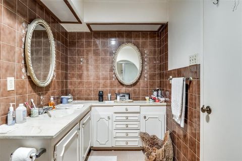 Tiny photo for 3954 Dalgreen Dr. Dr, Dallas, TX 75214 (MLS # 21197766)