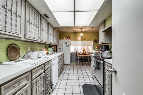 Tiny photo for 3954 Dalgreen Dr. Dr, Dallas, TX 75214 (MLS # 21197766)