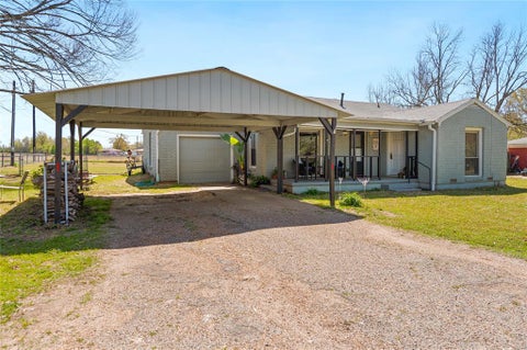 Photo of 813 N Winnsboro Street, Quitman, TX 75783 (MLS # 21351653)