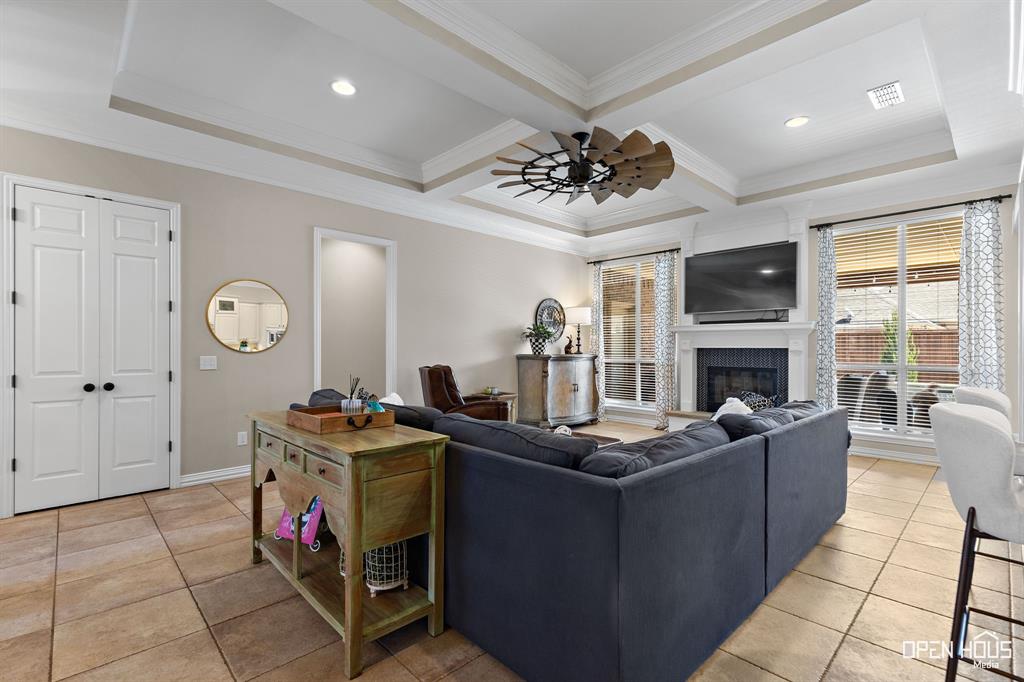 4909 Lantana