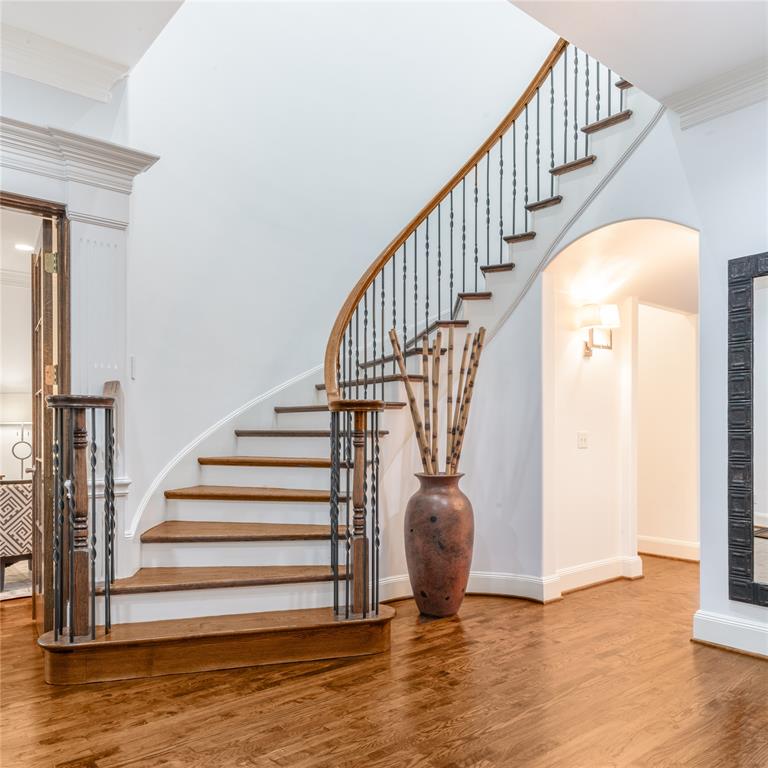 2716 Stanford Avenue