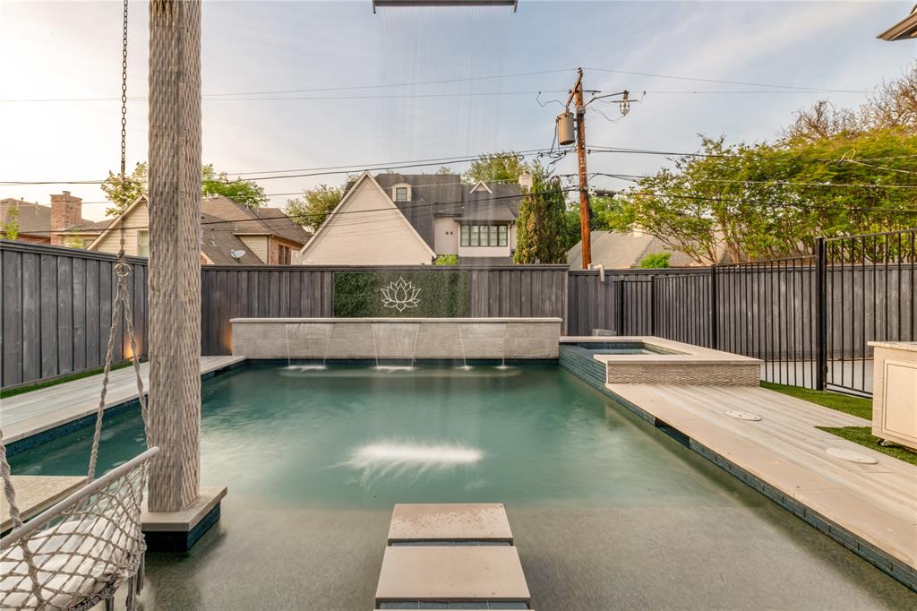 Caruth Hills 04 Instl - Residential