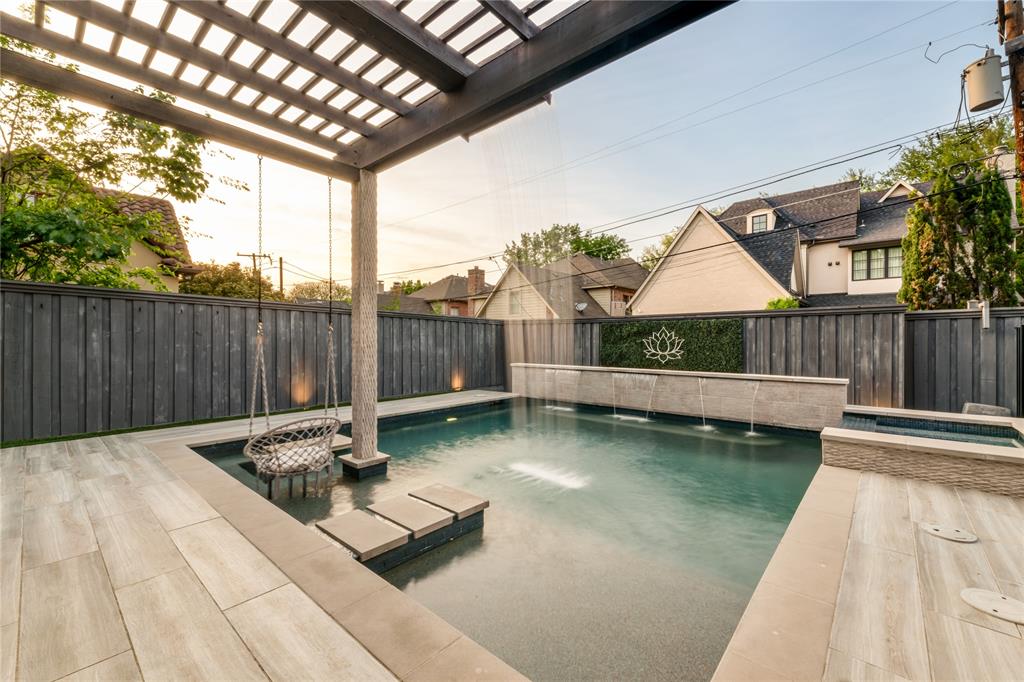 Caruth Hills 04 Instl - Residential