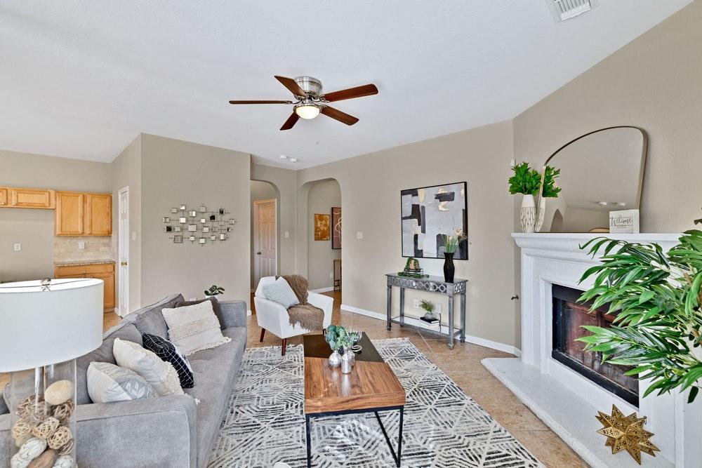 2201 Kingsdale Court