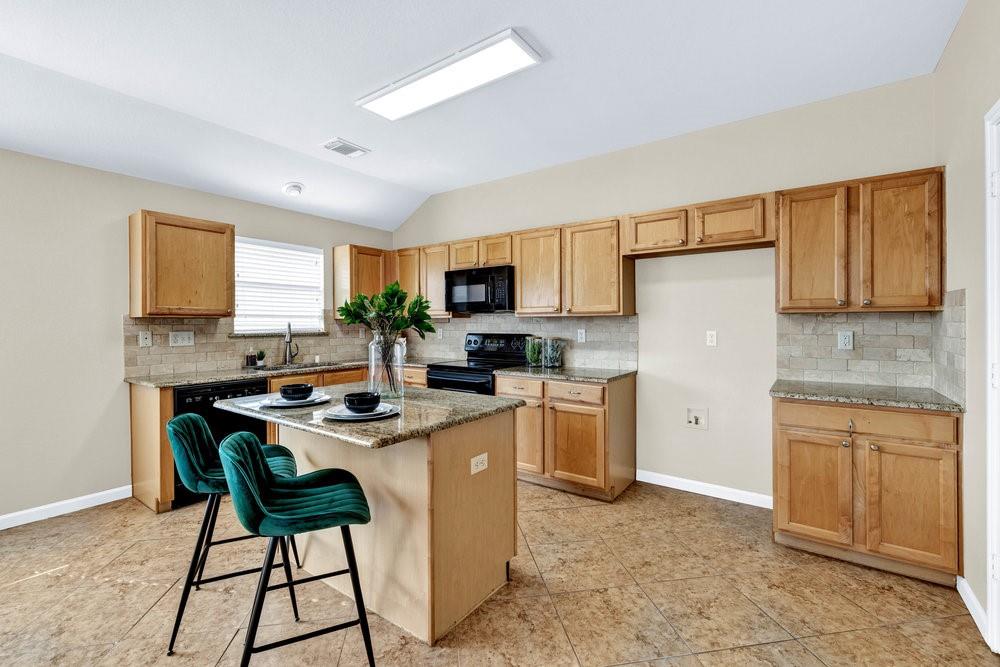 2201 Kingsdale Court