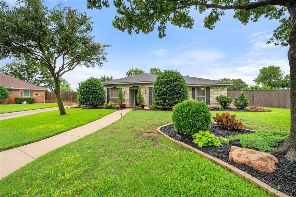 240 Highland Knoll