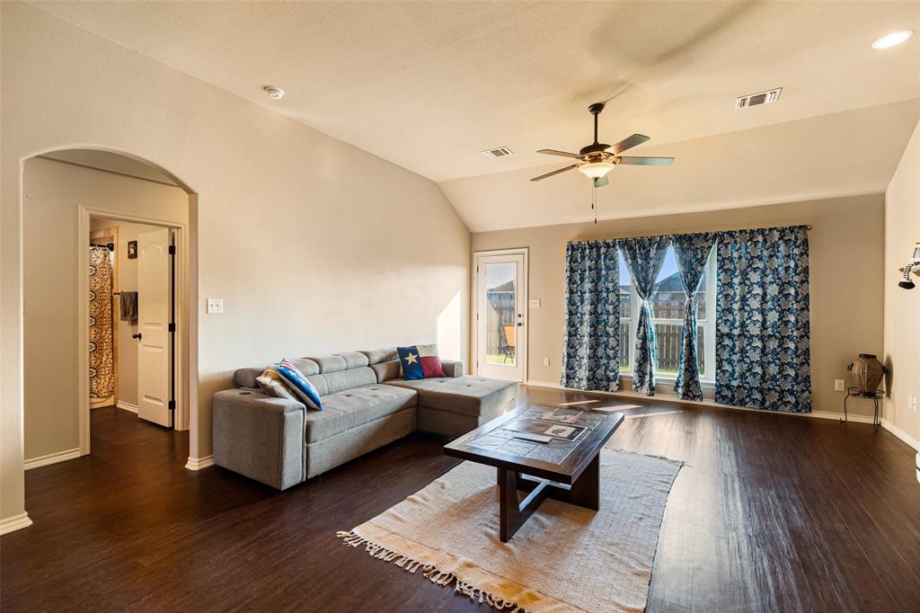 9144 Parkview Circle