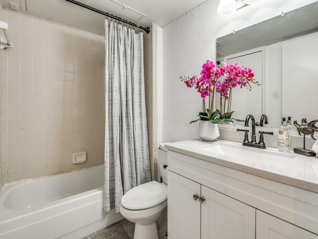 Arlington Oaks Condo - Residential