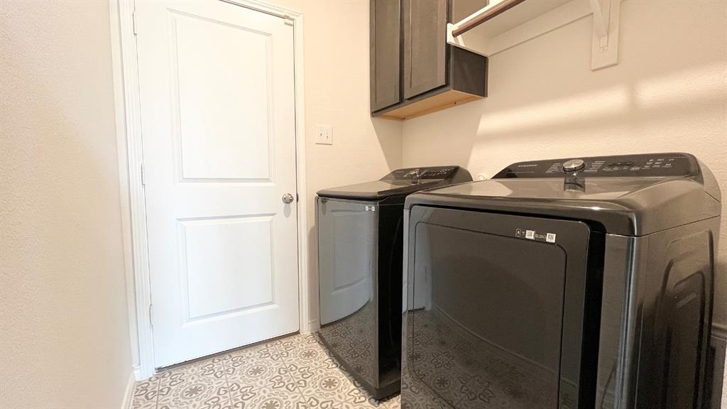 SILVERADO WEST PHASE 6 - Residential Lease