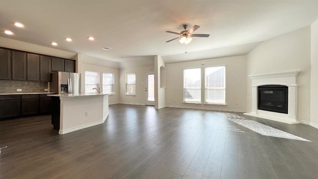 SILVERADO WEST PHASE 6 - Residential Lease