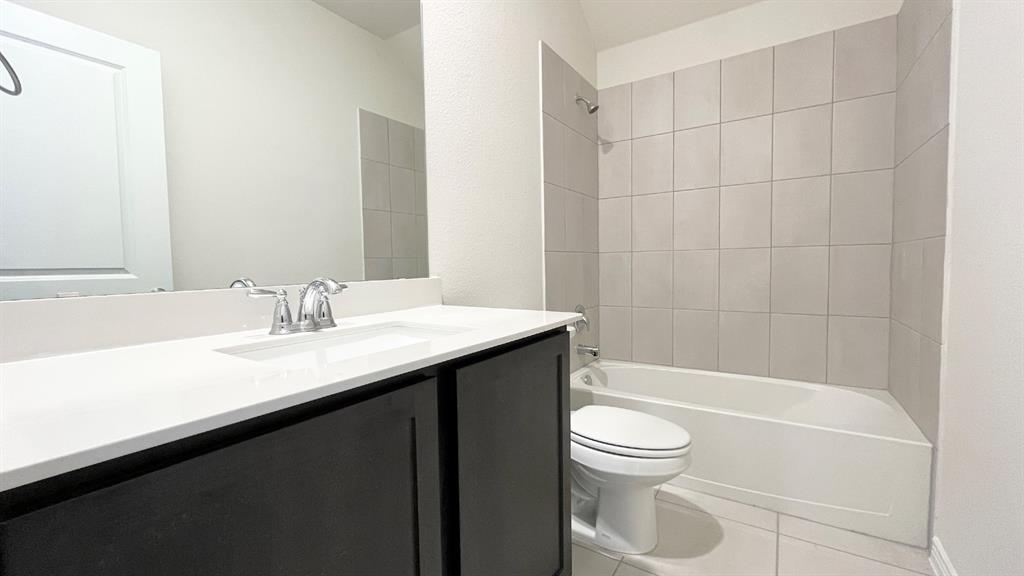 SILVERADO WEST PHASE 6 - Residential Lease