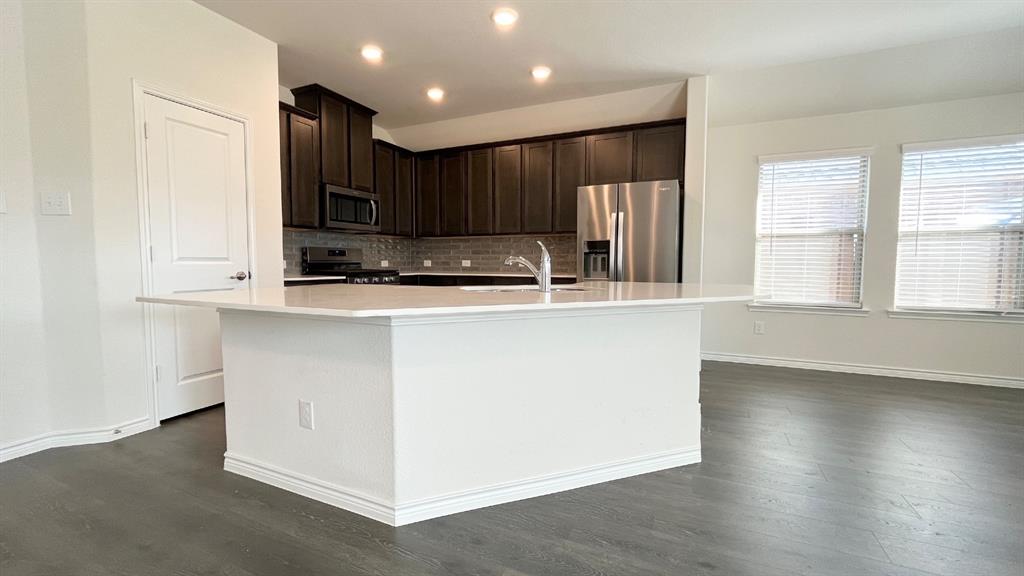 SILVERADO WEST PHASE 6 - Residential Lease