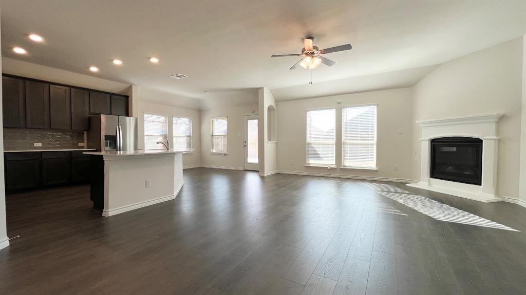 SILVERADO WEST PHASE 6 - Residential Lease