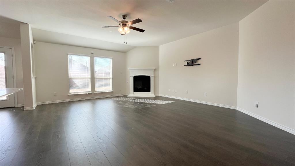 SILVERADO WEST PHASE 6 - Residential Lease