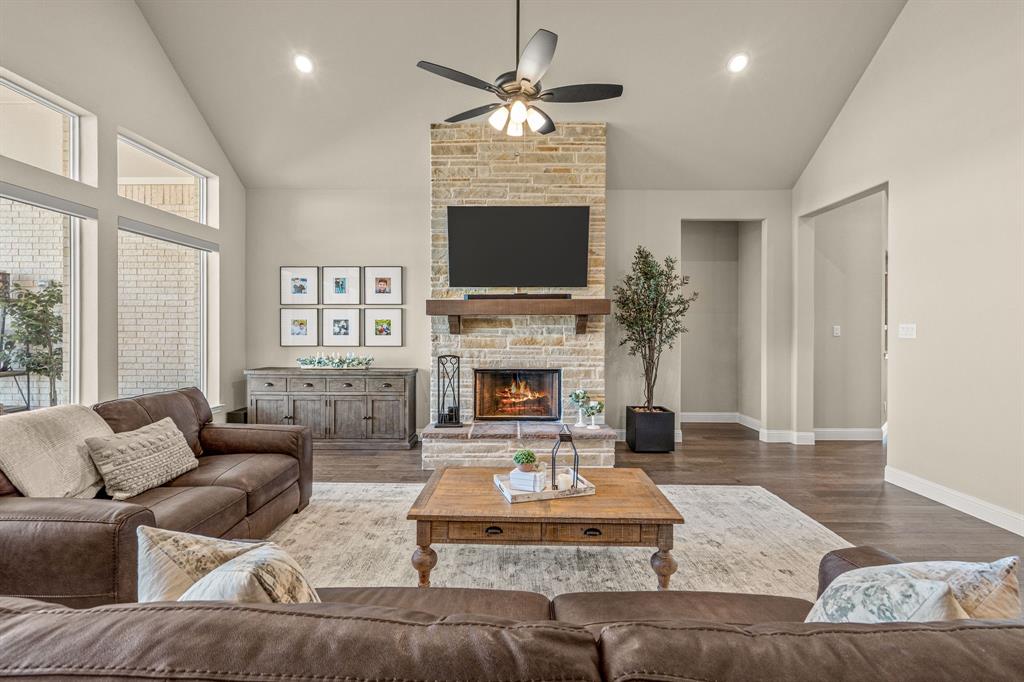 THE MEADOWS - Residential