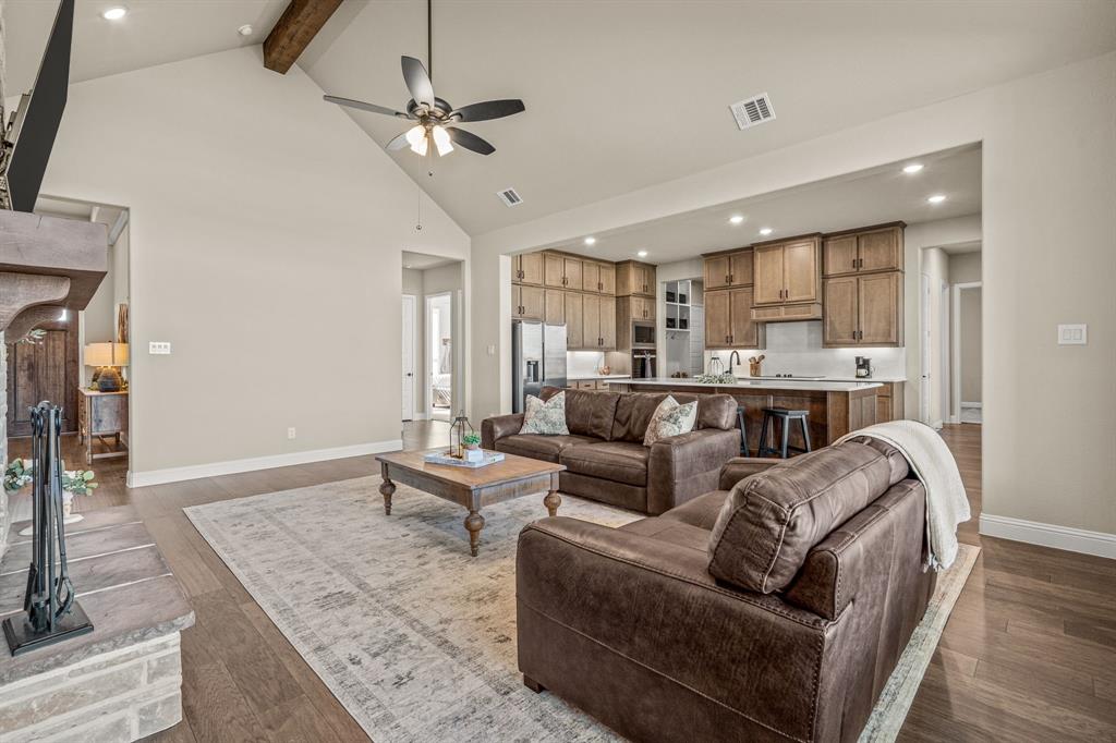 THE MEADOWS - Residential