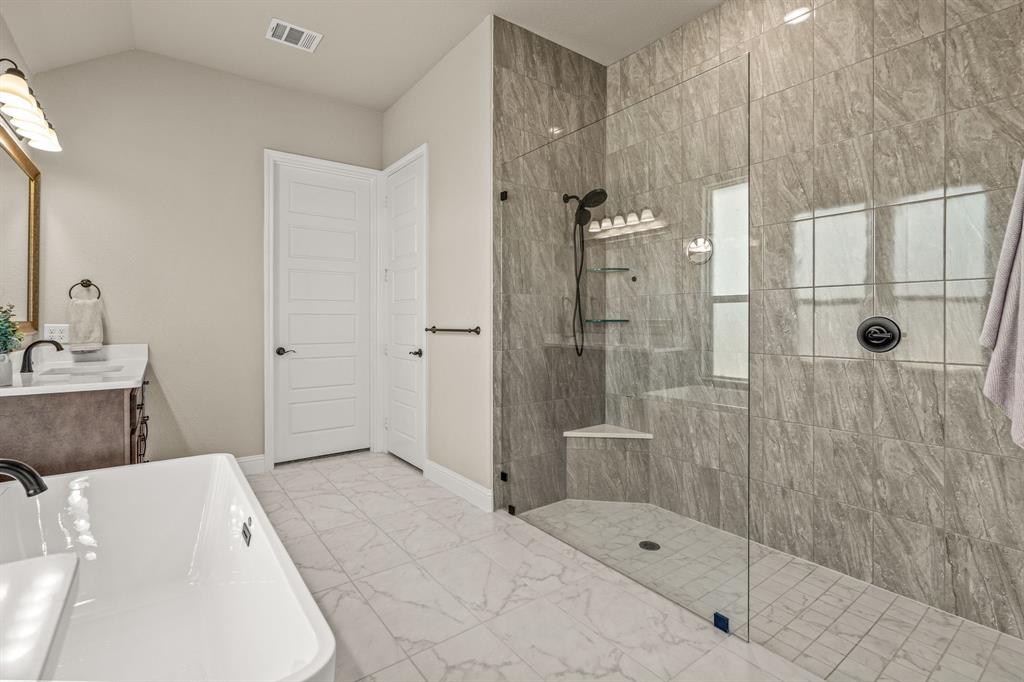 THE MEADOWS - Residential