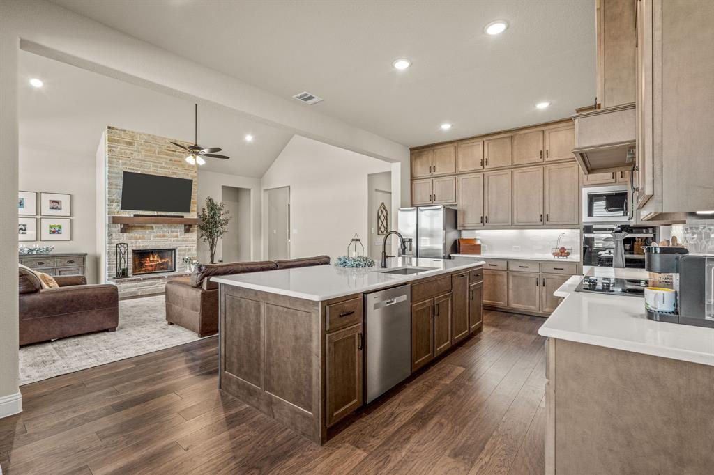 THE MEADOWS - Residential