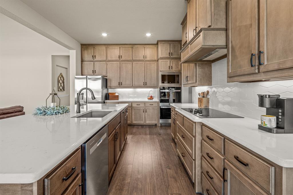 THE MEADOWS - Residential