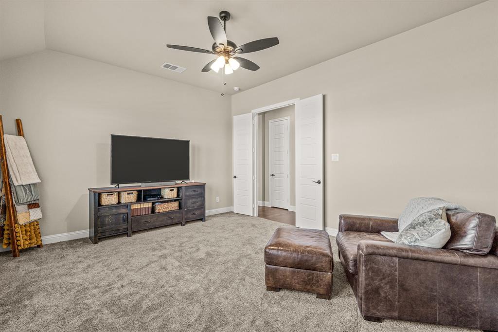 THE MEADOWS - Residential