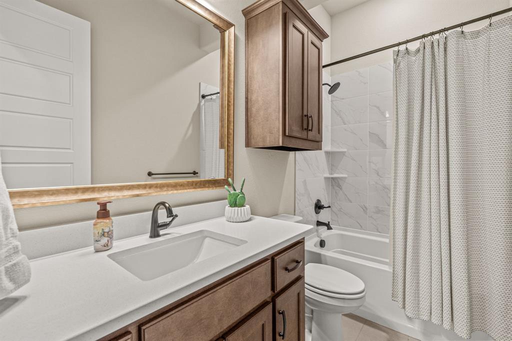 THE MEADOWS - Residential