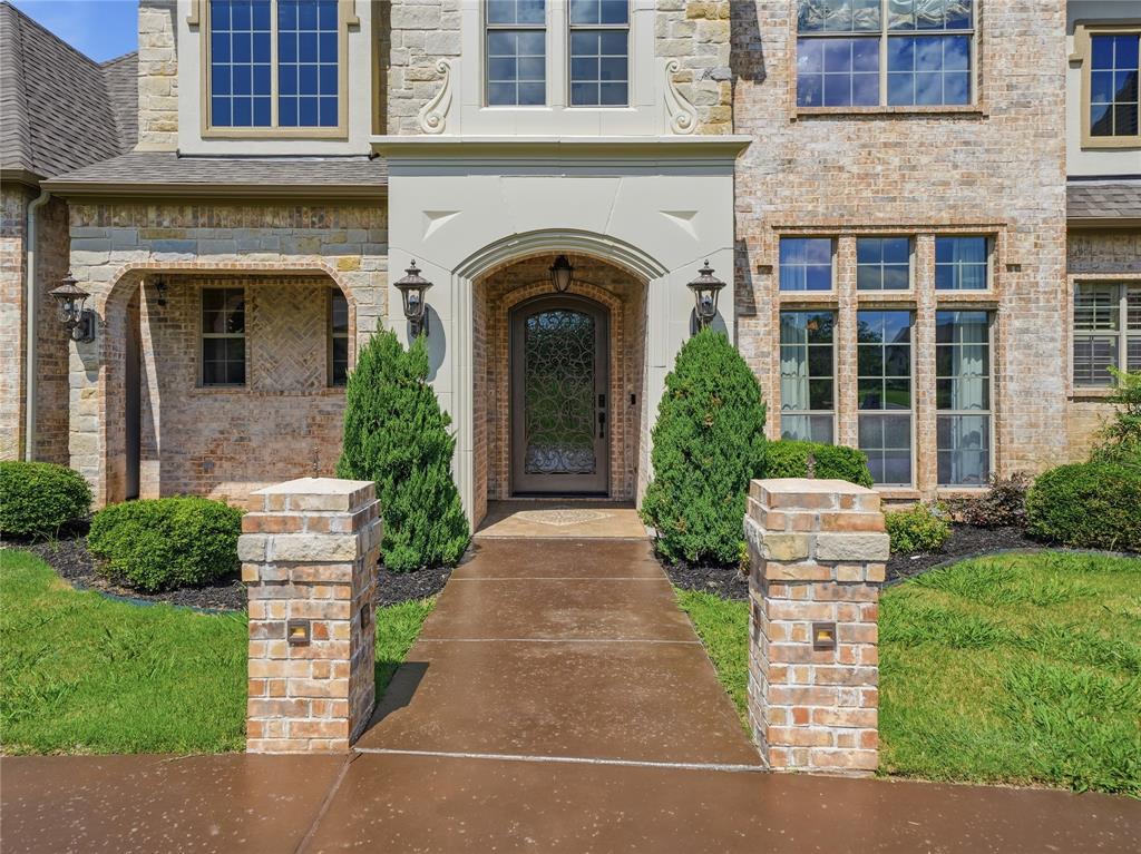 132 The Lakes Drive