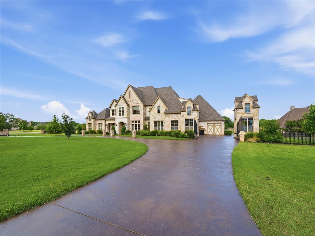 132 The Lakes Drive