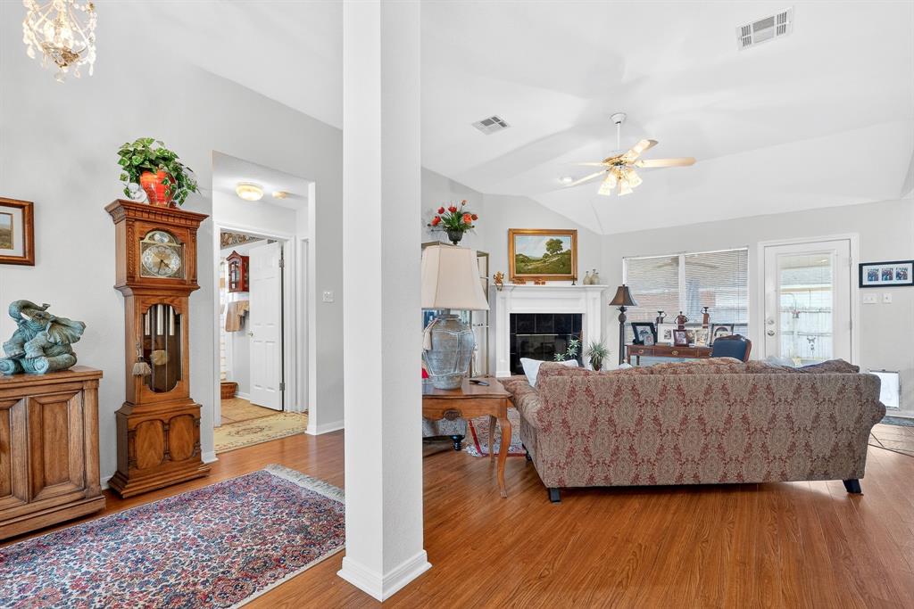 2220 Stratford Drive