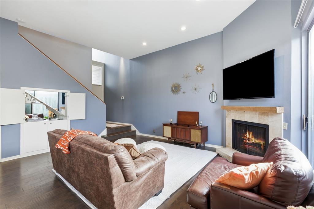 5990 Lindenshire Lane 111