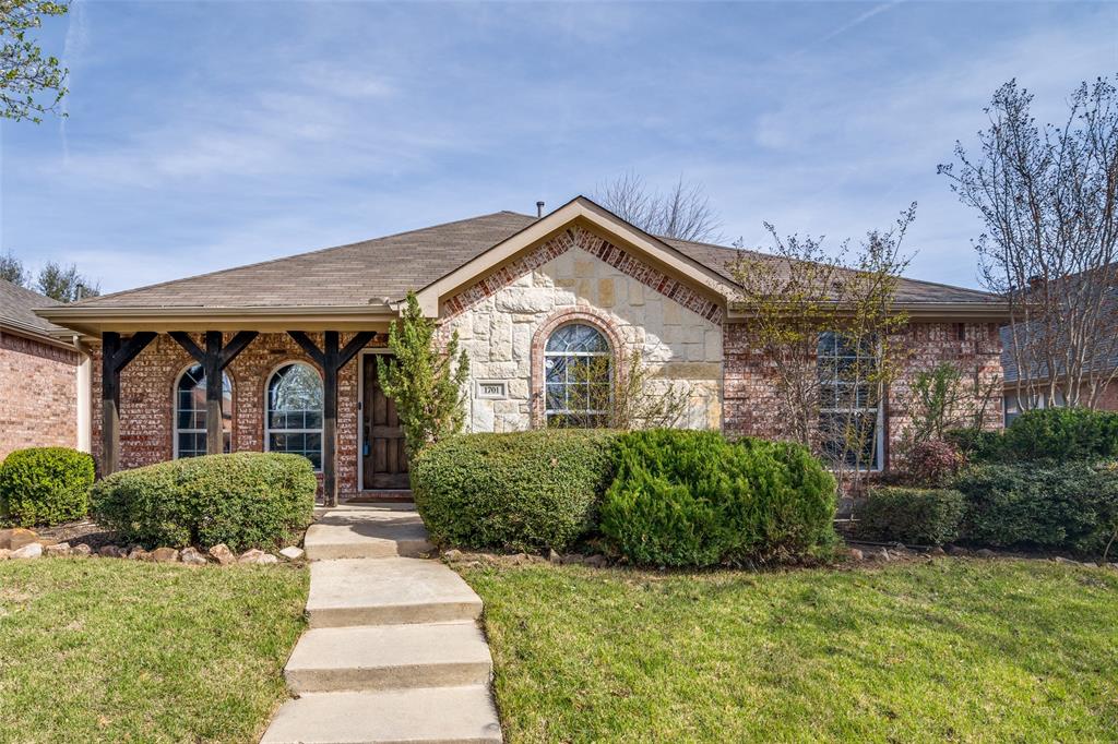 1701 Bur Oak Drive