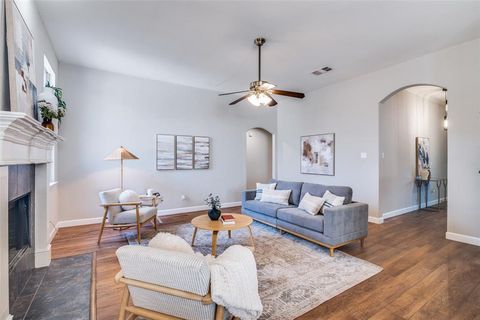 Photo of 1701 Bur Oak Drive, Allen, TX 75002 (MLS # 21203433)