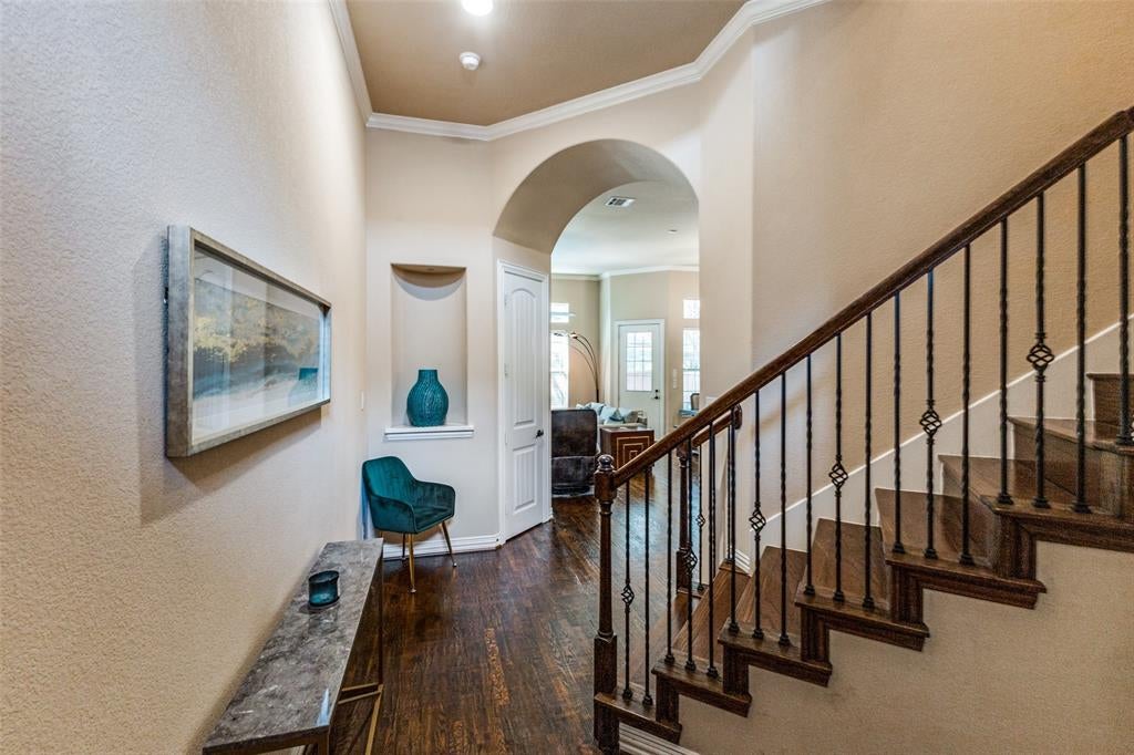 2211 Eriksson Lane