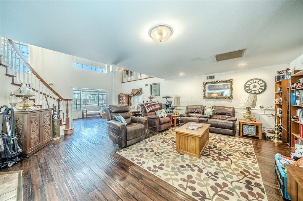 1202 Driftwood Drive