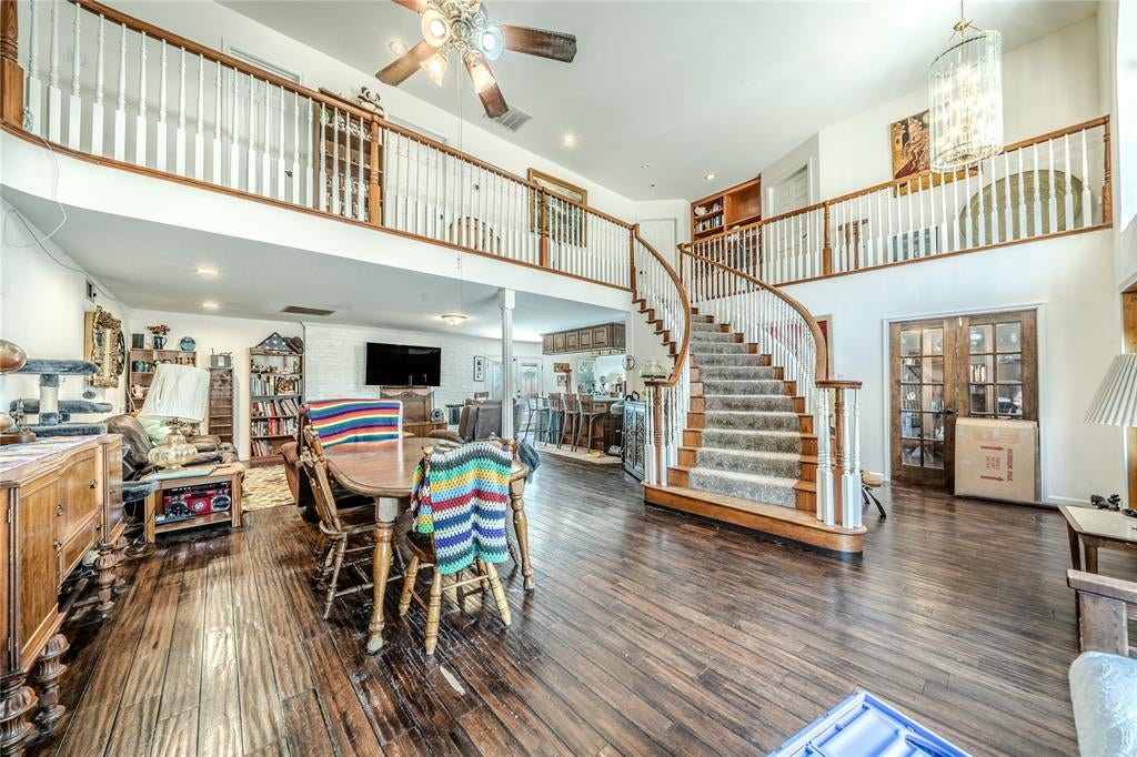 1202 Driftwood Drive