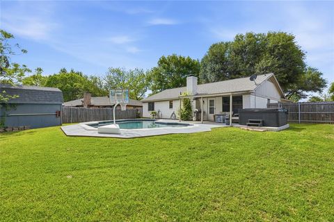 1701 Tobie Layne Street Benbrook TX 76126