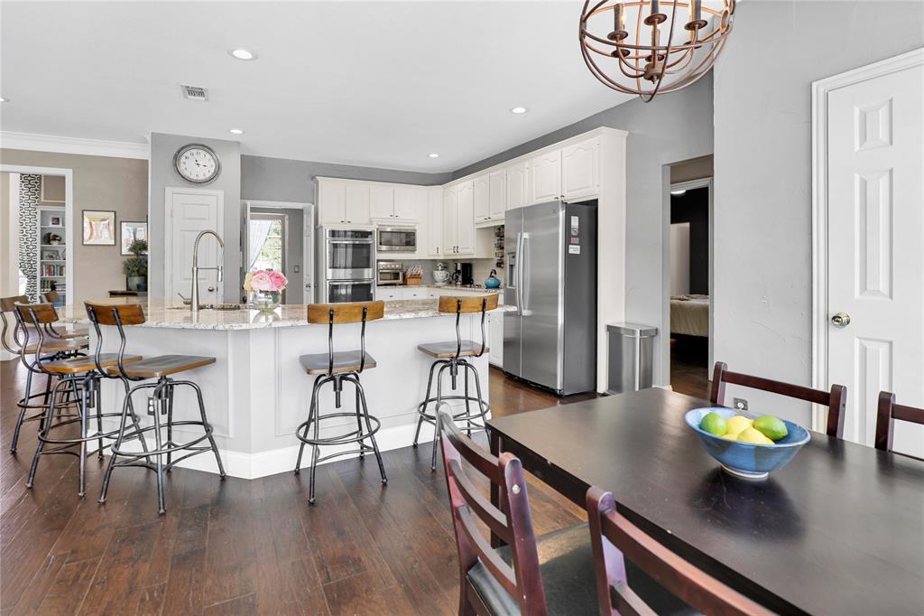 2823 Roundrock
