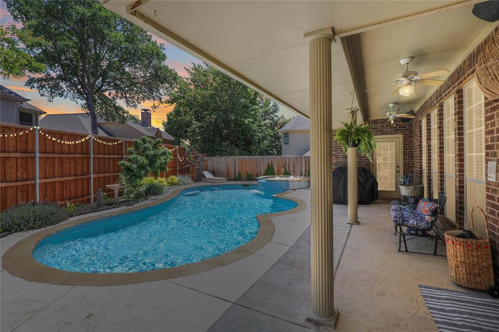 2823 Roundrock